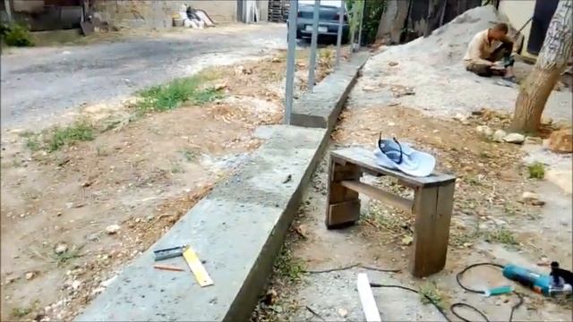 Сделали забор из б/у профлиста. смотреть онлайн