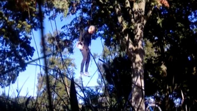 Выход на две у упор с раскачки на согнутых руках смотреть онлайн