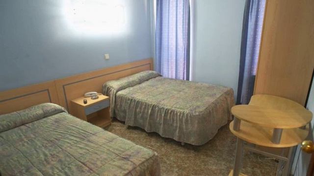Hostal Xarau en Cerdanyola del Valles смотреть онлайн