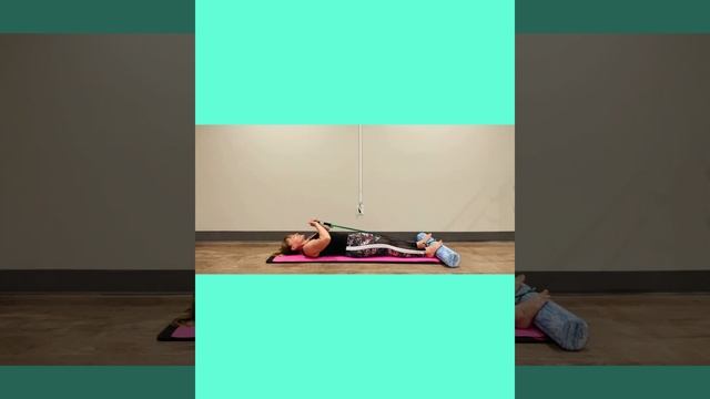 ?Quick Pilates Core Workout with Foam Roller and 1 Handiband? смотреть онлайн