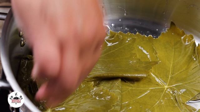 It's so delicious that I cook it almost every day Dolmas Stuffed Grape Leaves! смотреть онлайн