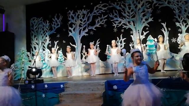 Танец "Снежинки" смотреть онлайн