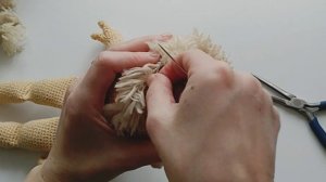 Волосы для вязаной куклы. Как я их делаю.