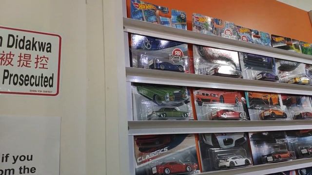 Торговый центр полный HotWheels в Малайзии!