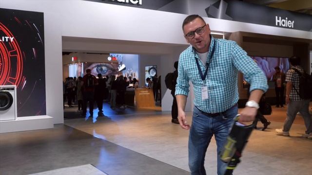 Компактный пылесос Hoover. Новинки техники на выставке IFA 2019 смотреть онлайн