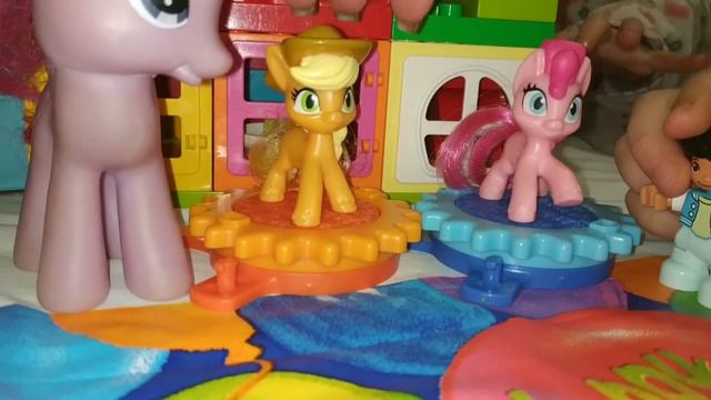 Самое крутое видео Lego Duplo часть 2.Соня и Милана играют в Лего смотреть онлайн