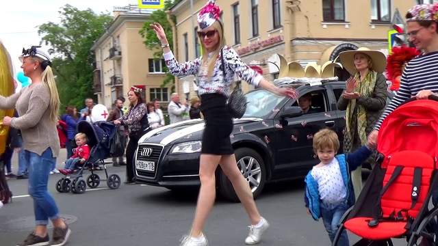 Бразильская самба. Карнавал. День г.Пушкин.Танец красивой девушки. смотреть онлайн