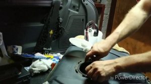 Опель Зафира Б ,снятие бака , топливного насоса, топливного фильтра.