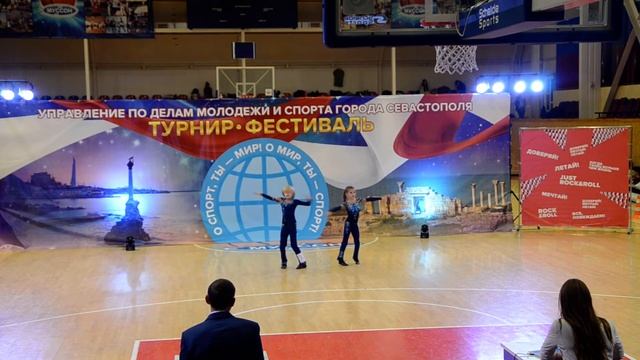 Игнатенко Илья - Стельмах София ( Севастополь 02.12.17. Акробатический Рок-н-ролл ) смотреть онлайн