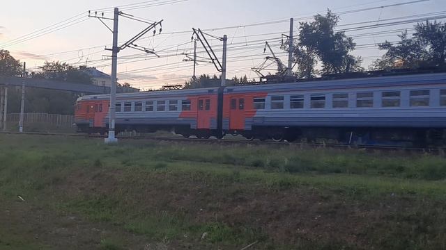 Электропоезд ЭД2Т-0045 на перегоне Андроновка – Авиамоторная Казанского направления. смотреть онлайн