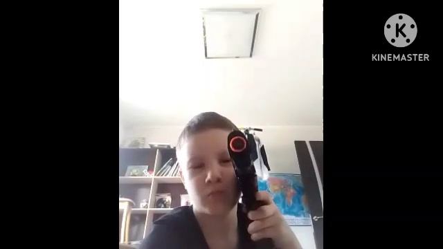 Фёдор девочка с кулаками против Фёдора с пистолетом