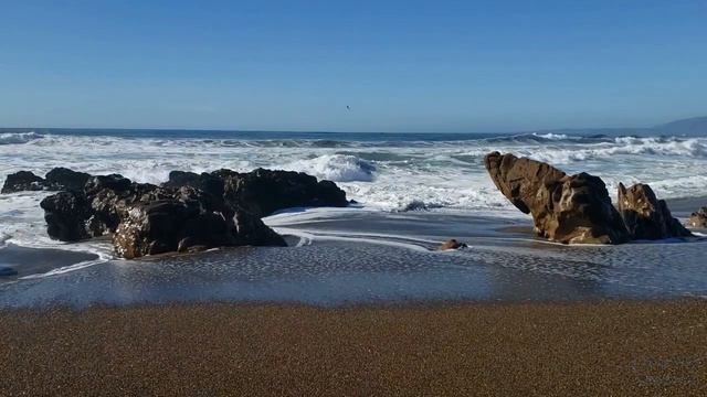 Big Waves on Moonstone Beach - Sound of Waves Crashing in Cambria - Relaxing Nature Videos & Sounds смотреть онлайн