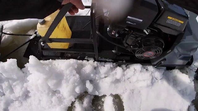 Кубенское озеро. мормышка. окунь. экстримальная рыбалка. кругом вода. первый выезд на мотособаке. смотреть онлайн