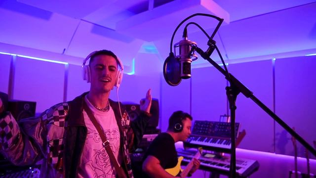 Swallow X - Tan Lejos | WHITE DIAMOND SESSIONS