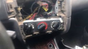 Замена блока управления печкой на автомобиле Nissan Primera P11
