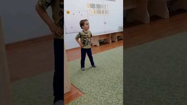 Танцы. В траве сидел кузнечик смотреть онлайн