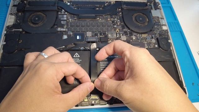 How To Fix MacBook kernal_task maxing out CPU and Fans, Making Laptop Very Slow - Trackpad Fix смотреть онлайн