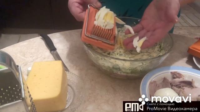 Очень вкусный салат?Понравится всем? «Русская красавица»❤️Готовлю по заявке☺️ смотреть онлайн