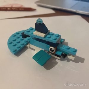 Дельфин из LEGO