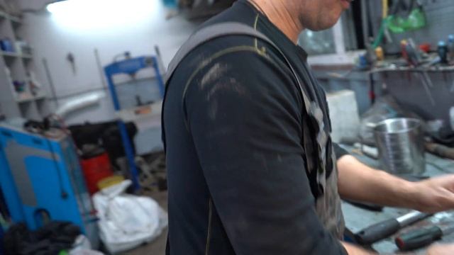 Замена масла в коробке Audi Q8 | Дилер доказывает обратное смотреть онлайн