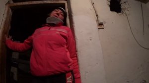 В Гостях У Бездомных | Жизнь В Подвале | Где Живут Бездомные