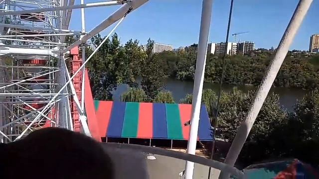 Колесо обозрения / София катается на колесе обозрения / обзор города, видео для детей смотреть онлайн