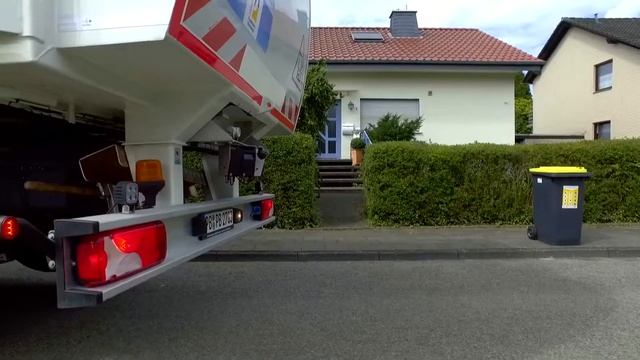 Боковой погрузчик с системой камер O3M для задней части погрузчика и зоны загрузки