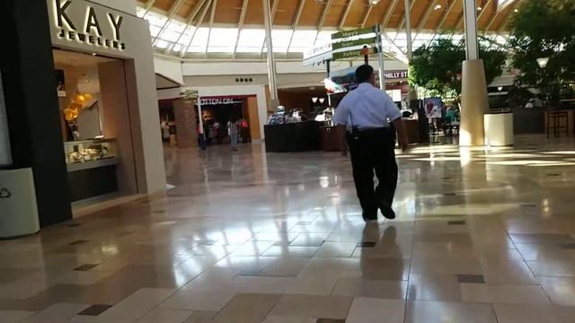 Exton square mall in Exton PA смотреть онлайн