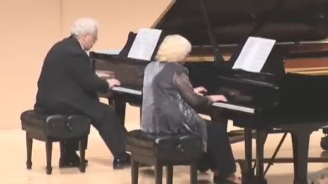 Riga Piano Duo: Camille Saint-Saëns - Danse Macabre смотреть онлайн