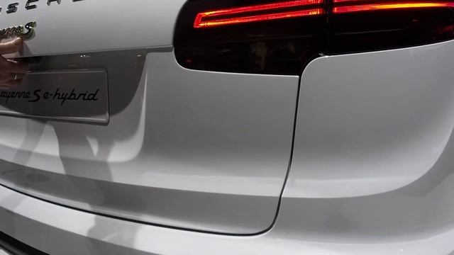 2017 DS 7 Crossback vs. 2017 Porsche Cayenne смотреть онлайн