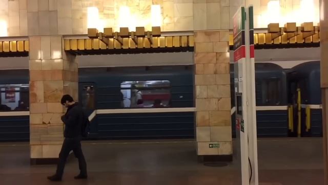 ??"Ушедшие в историю".Последний линкрустовый вагон Петербурга |Old subway car in Petersburg смотреть онлайн