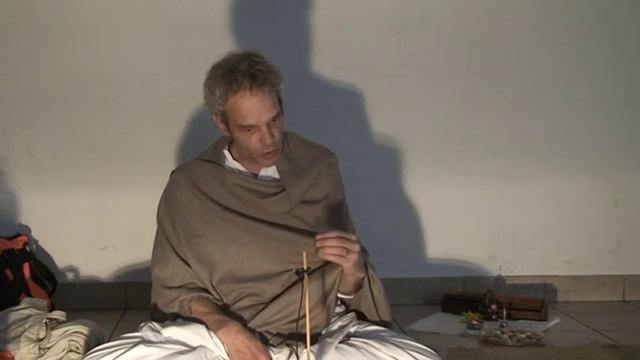 How to Meditate 1/4 : Gayatri Mantra Meditation смотреть онлайн