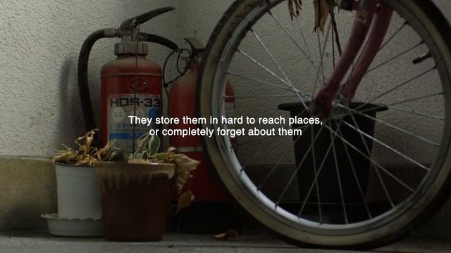 FIREVASE BY SAMSUNG - The flower vase fire extinguisher! смотреть онлайн