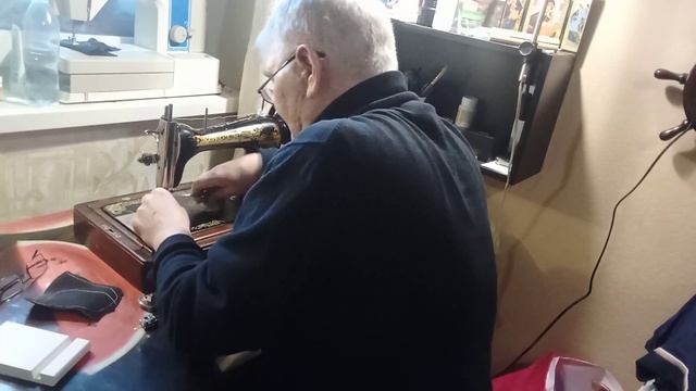 на Зингере пьем толстую кожу и стеч купальник смотреть онлайн