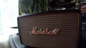Колонка МАРШАЛ беспроводная портативная.Marshall Bluetooth.? Великолепный звук.Обзор на даче.