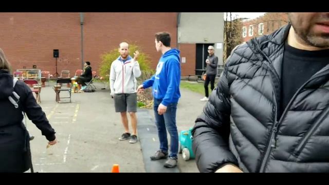 Праздник Семьи Батуты и Полиция/Family Holiday Trampolines and Police смотреть онлайн
