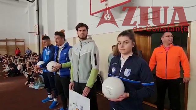 Farul Constanța, în mijlocul elevilor de la Liceul Teoretic „Lucian Blaga“ смотреть онлайн