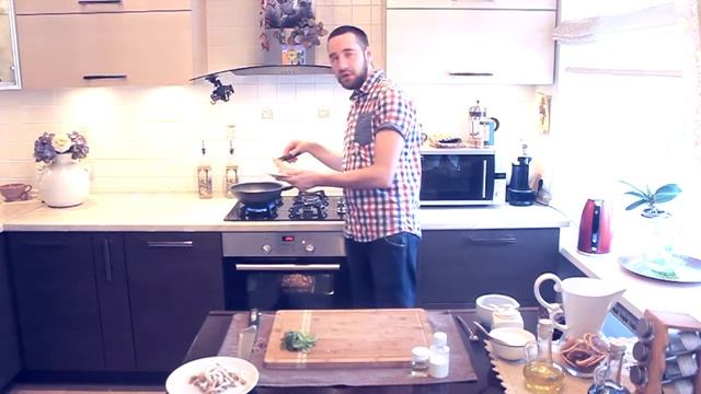 Сливочная курочка с вешенками и краш картофелем смотреть онлайн
