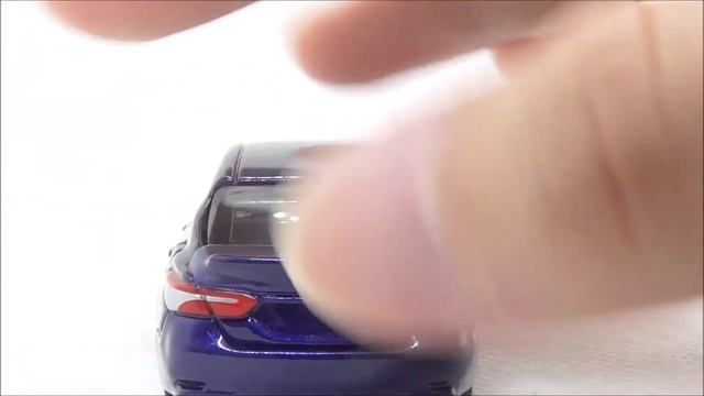 Tomica No.100 Toyota Camry Sports unboxing and review смотреть онлайн