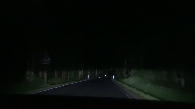 Voll-LED-Scheinwerfer im Seat Leon 2020 im Test bei Nachtfahrt: Lohnen sie sich ohne Matrix-LED? смотреть онлайн