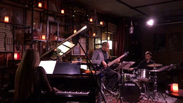 Polyrhythmic Study 2 – Трио Марии Аксёновой – 30.10.20 – джаз-клуб «ЭССЕ» (г. Москва).