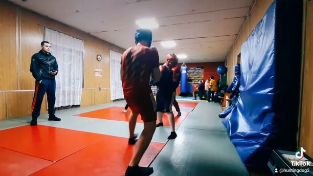 Тренування з боксу в спортивному клубі "Арена" смт. Срібне смотреть онлайн
