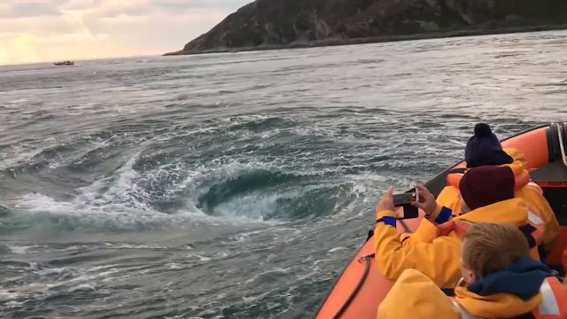 Корабли Попавшие в 12 Бальный Шторм смотреть онлайн