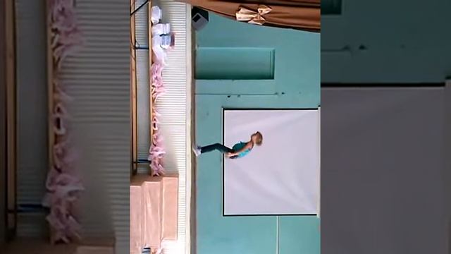 Прикольно танцует) 12345 смотреть онлайн