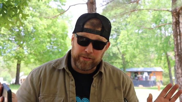 Transforming A Trailer To A Disabled Veteran's Cabin смотреть онлайн