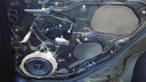 Как открыть двери Мазда 3 БК если ручка сломана снаружи и поставлен блокировка открывания изнутри