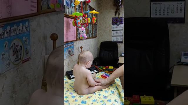 Как обучать ребенка действиям с игрушками? смотреть онлайн