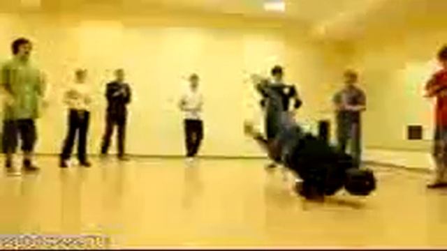 Мой брат научился брейк данс смотрите все!! смотреть онлайн