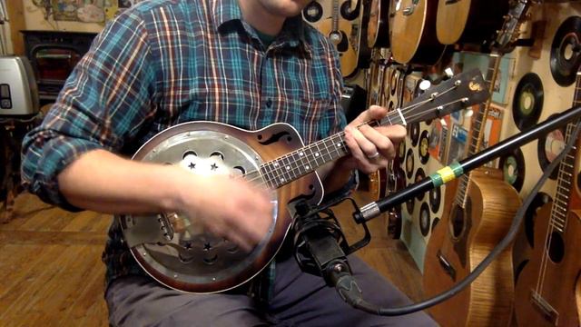 1930s Dobro resonator mandolin (4 string mod, uke tuning) смотреть онлайн
