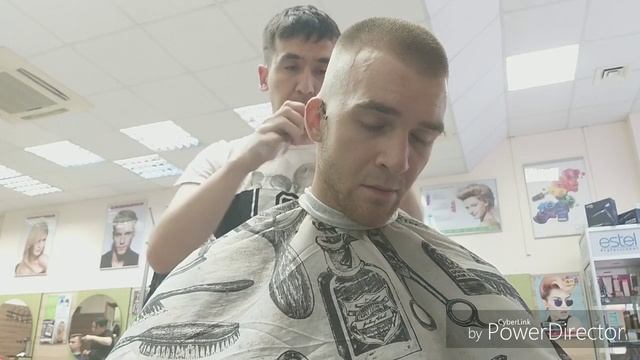 Мужская стрижка БОКС под машинкой расческе и опасной бритвой. смотреть онлайн